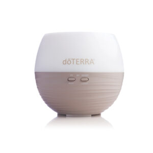 doTERRA Petal 2.0 párologtató- diffúzor - A doTERRA diffúzorok közül a Petal diffúzor egy kicsi, csendes, szép, felhasználóbarát párologtató, mely családjának egeszségvédő előnyöket kínál otthonába.