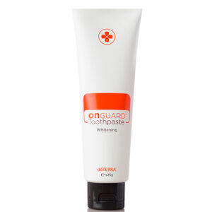 doTERRA On Guard természetes fehérítő fogkrém 125 g - A doTERRA On Guard fehérítő fogkrém fluoridmentes és az On Guard keverék előnyeit egyesíti természetes összetevőkkel, segít tisztán tartani a fogakat.